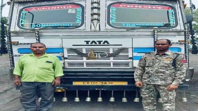 Illegal transporter of scrap arrested along with truck
