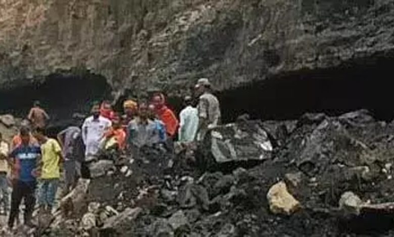 2 teenagers who came to extract coal died in an accident in the mine