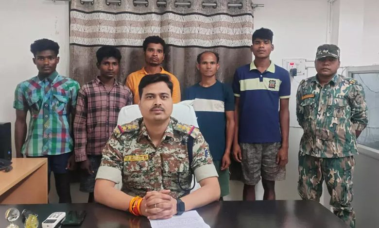 5 notorious Naxalites arrested