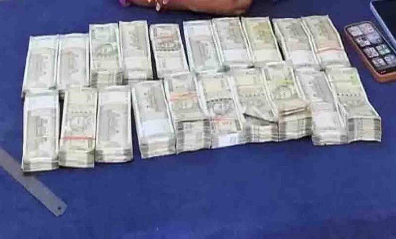 Cash worth lakhs seized from railway station, RPF took major action