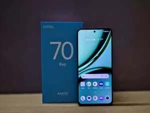 Realme Narzo 70 Pro is a stylish mid-range 5G phone with innovative features