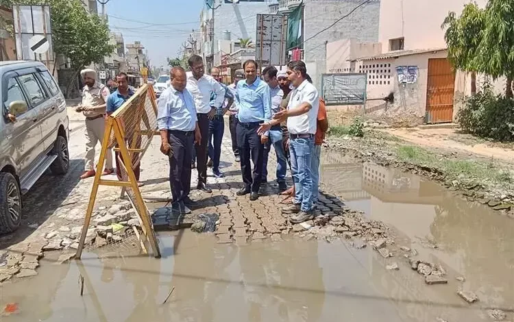 Jalandhar MC chief inspects roads, orders testing of water in slum areas