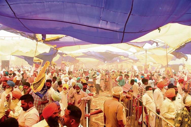 Panic as stubble set on fire near Mann’s rally venue in Gurdaspur