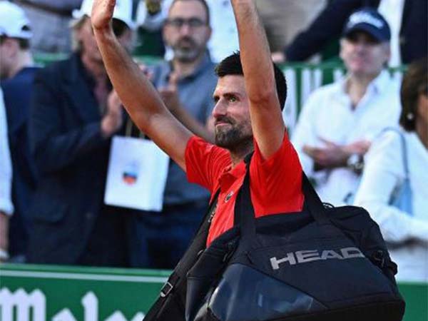 Novak Djokovic says he's "fine" after being hit by water bottle at Italian Open