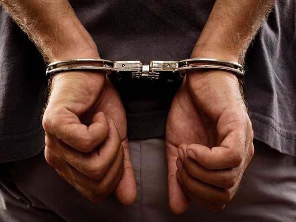 Three held for jewellery theft