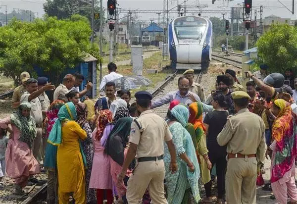 Protesting women stopped Vande Bharat train in Jammu