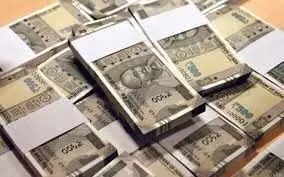 Punjab police seize cash worth 90 thousand rupees from a car