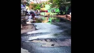 Foul smell spread due to sewage overflow on the streets of Chitlapakkam