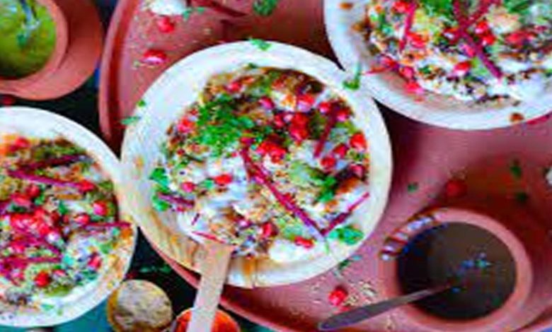 If you are a little hungry then make instant healthy snack Makhana Chaat