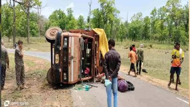 A vehicle filled with wedding processions met with an accident, a dozen people injured