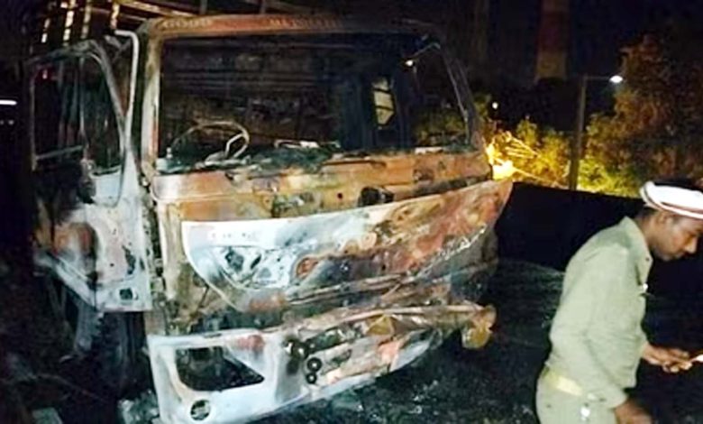 DCM and car collide on Kanpur Highway, four including groom burnt alive in the accident