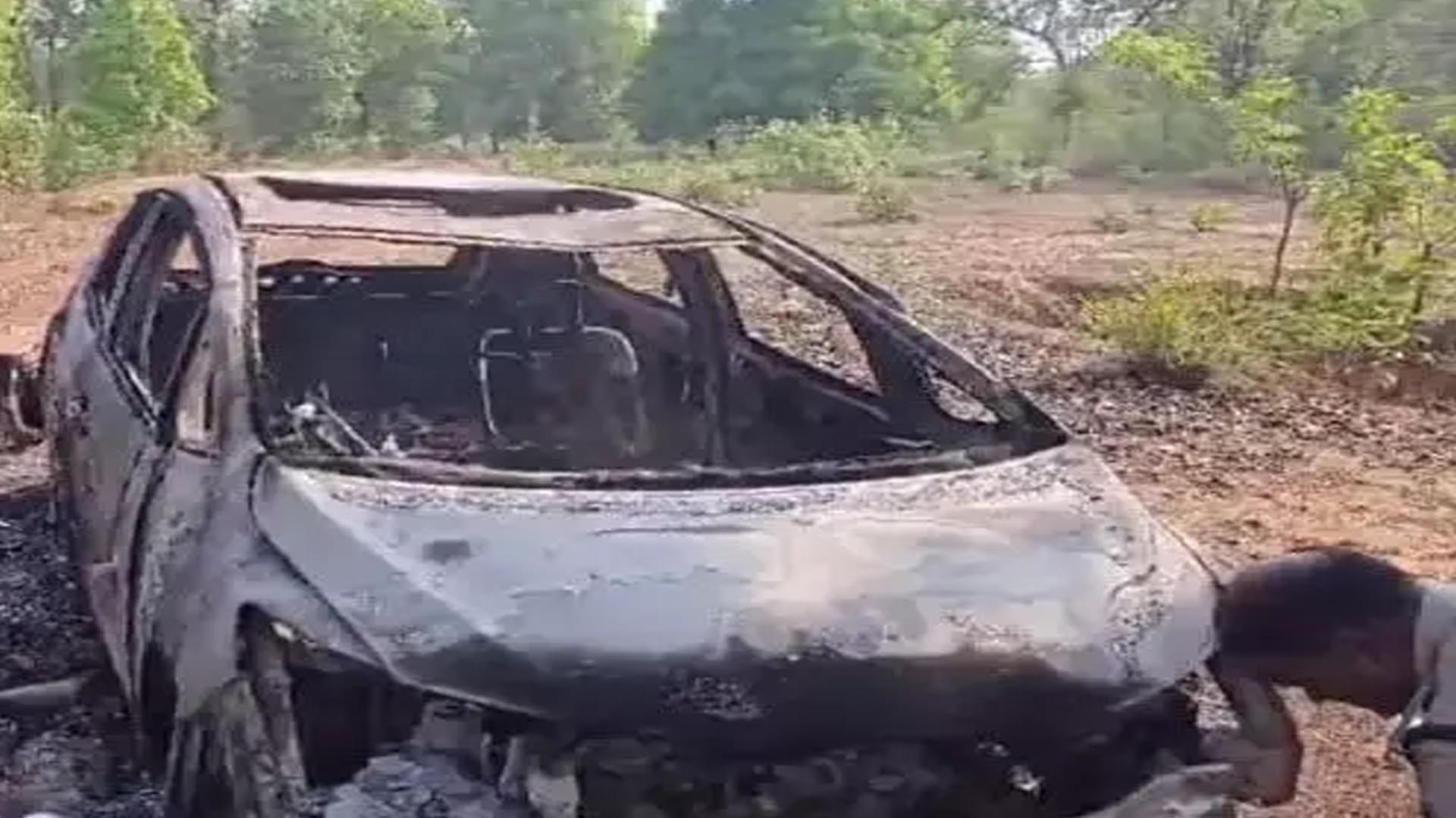 Teacher burnt alive while traveling in car, incident happened due to short circuit