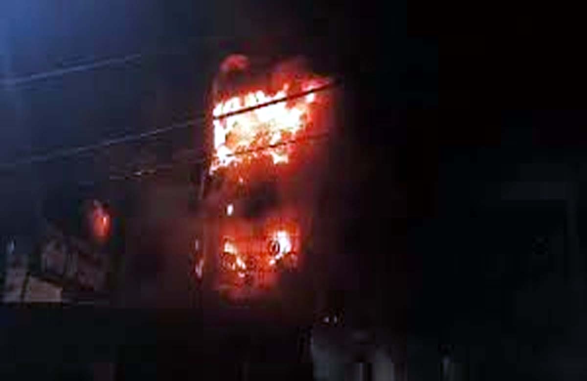 Shahbad: Fire broke out in a shop in front of the bus stand, loss worth lakhs