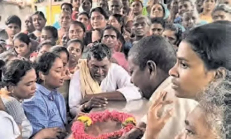 Andhra Pradesh: Tearful farewell to 32-year-old youth from Andhra Pradesh who died in America