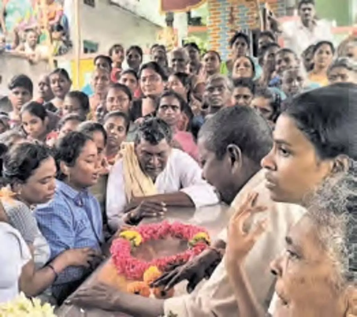 Andhra Pradesh: Tearful farewell to 32-year-old youth from Andhra Pradesh who died in America