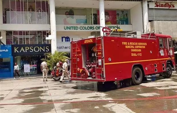 CHANDIGARH NEWS: Showroom balcony burnt to ashes due to explosion in AC