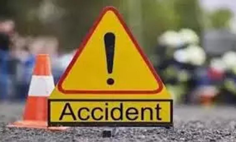 Simdega: 2 killed, one seriously injured as bike gets hit by trailer