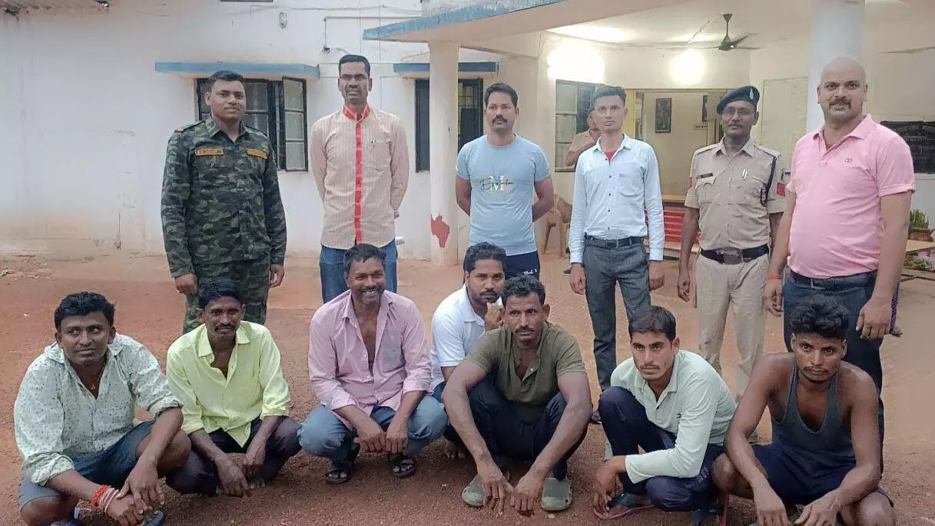 7 gamblers arrested in police raid, patrolling team surrounded and caught them