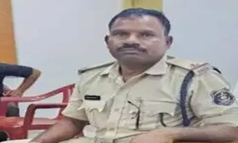 Police officer arrested for taking bribe, ACB nabbed him