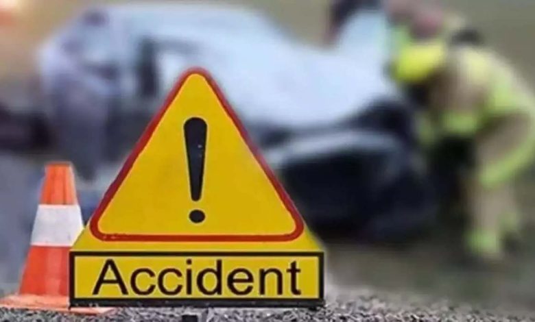 CG Accident: Panchayat secretary died, came under a truck