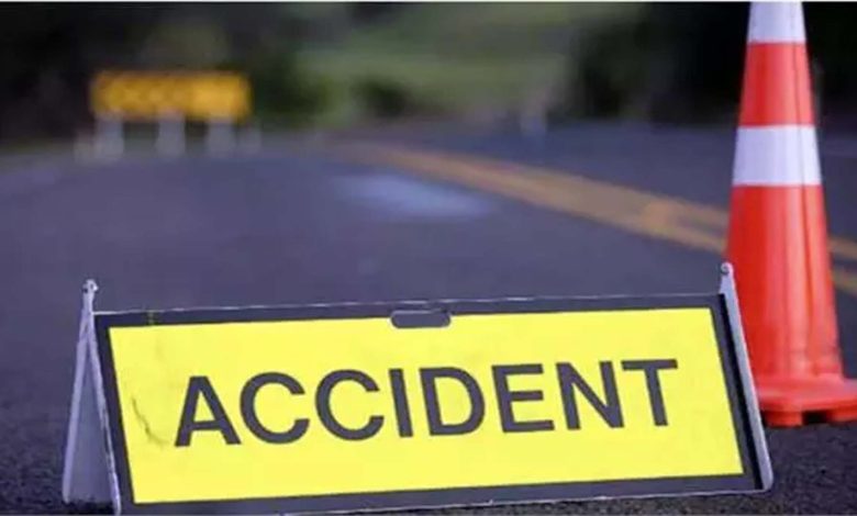 Rohtak: 2 youths died in road accident, Eco hit from behind