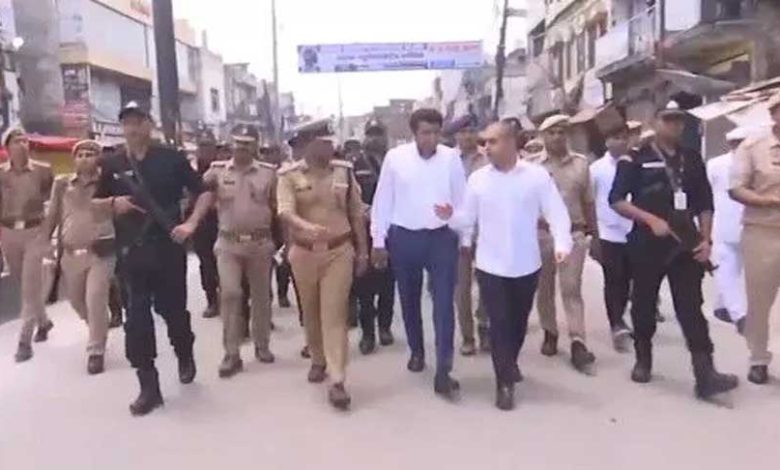 Amidst Kanwar Yatra, top officials of Muzaffarnagar marched on foot with ATS commando unit