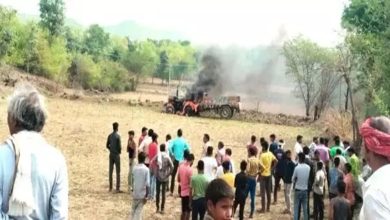 Electricity wire broke and fell on tractor, 17 year old boy burnt alive