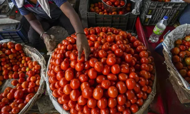 Tomato and poultry prices fell