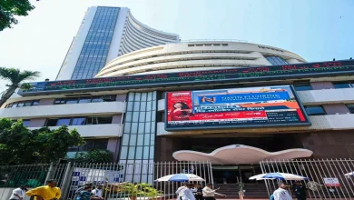 Heavy volatility in the stock market, Sensex and Nifty fell by about 1 percent