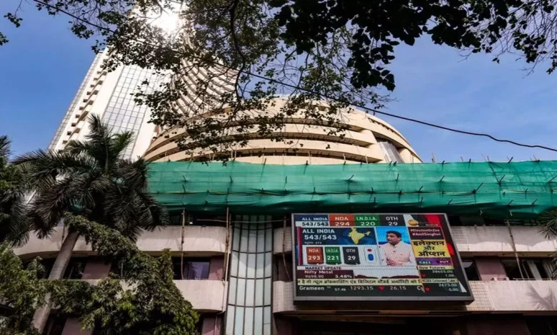 Sensex and Nifty fell by more than 1.5 percent