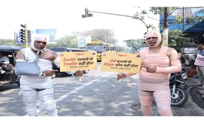 Mirchi Mumbai's 'broken and broken' take over the streets