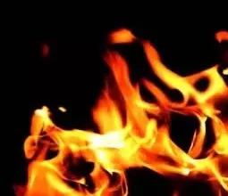 Fire at Ecuador's largest oil refinery, operations temporarily shut down