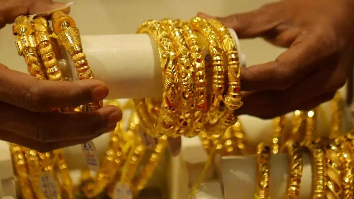 Gold prices continue to rise, prices again cross Rs 97,000