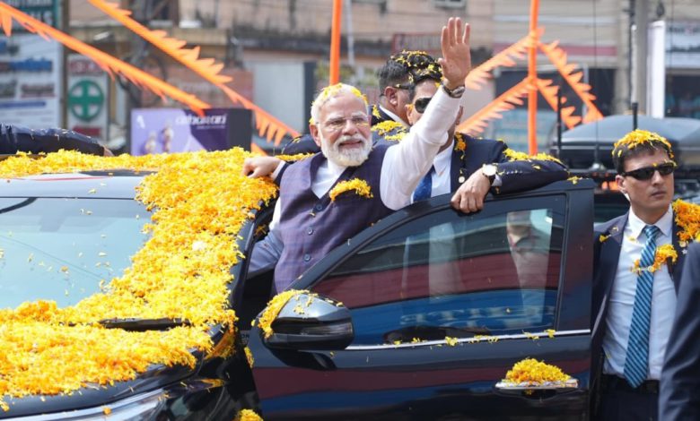 Karnataka: Huge crowd welcomes PM Modi during Udupi road show