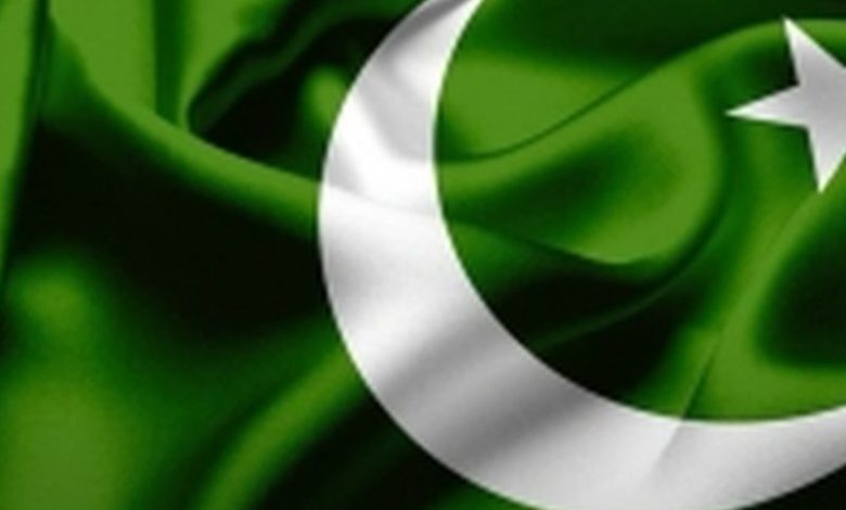 Pakistan's central bank bans cash foreign exchange sales