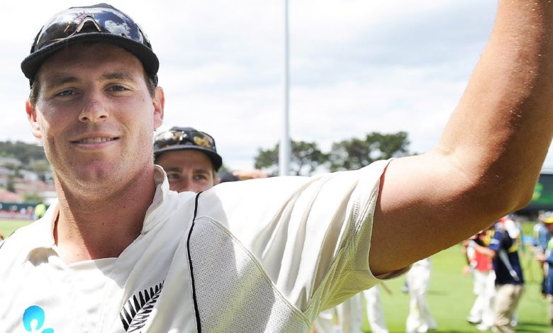 New Zealand all-rounder Doug Bracewell has retired from all forms of cricket.