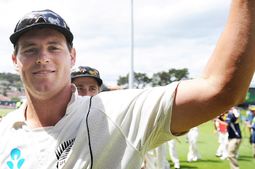 New Zealand all-rounder Doug Bracewell has retired from all forms of cricket.