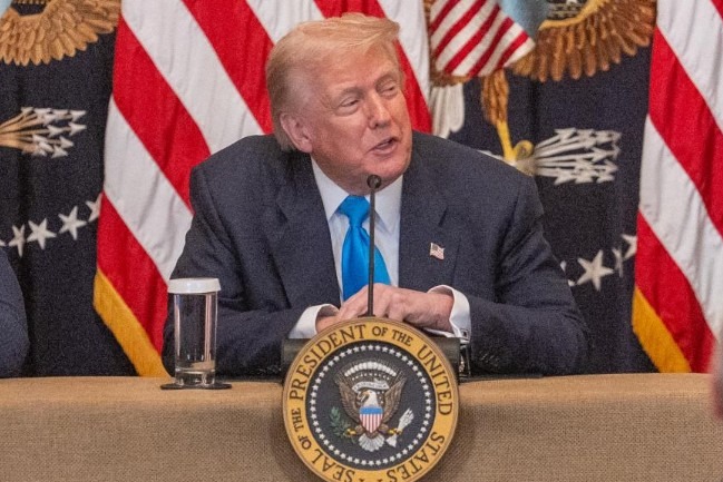 US media: Trump trying to close asylum 'loophole'