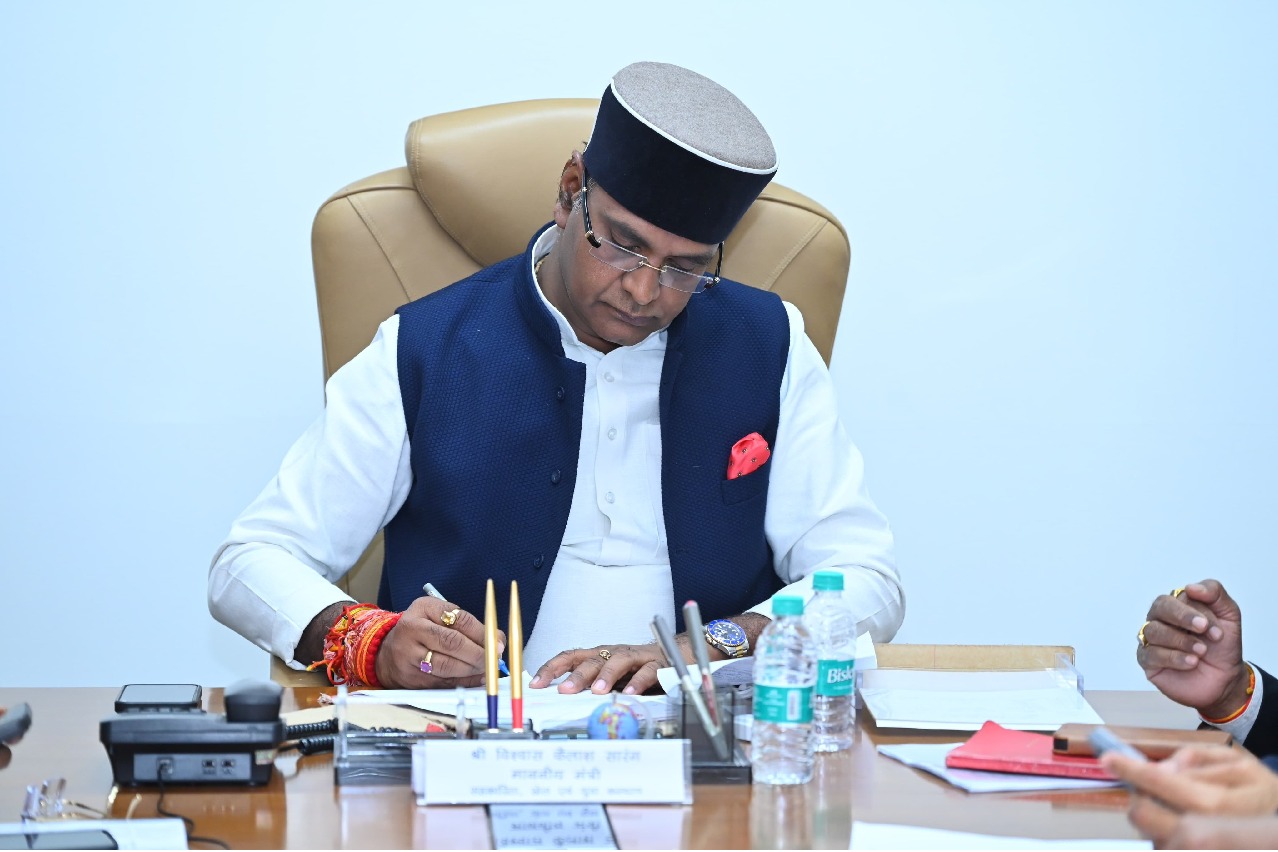 MP Minister: Cricketer Kranti Goud's father reinstated in the police department