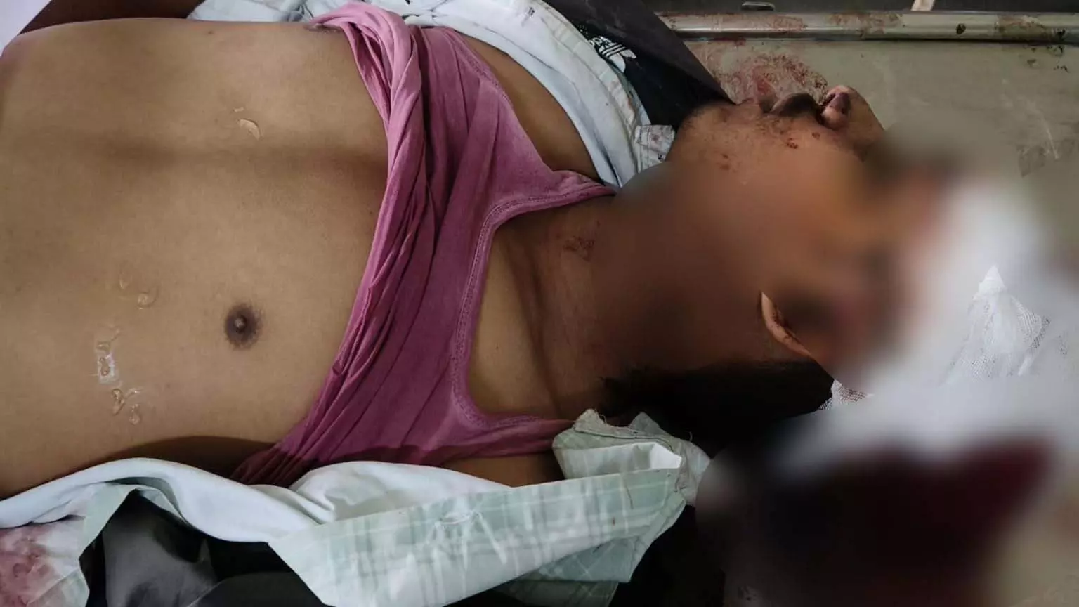 A youth fell at Akaltara railway station and died in hospital due to serious injuries