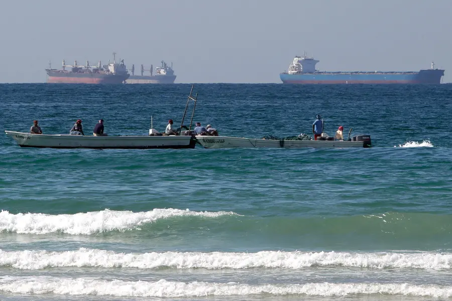 IRGC rejects US claims, debate continues over control of the Strait