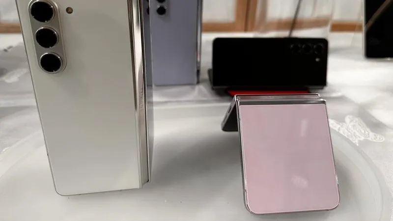 Battle in the foldable segment: Samsung confident of its lead ahead of Apple's debut